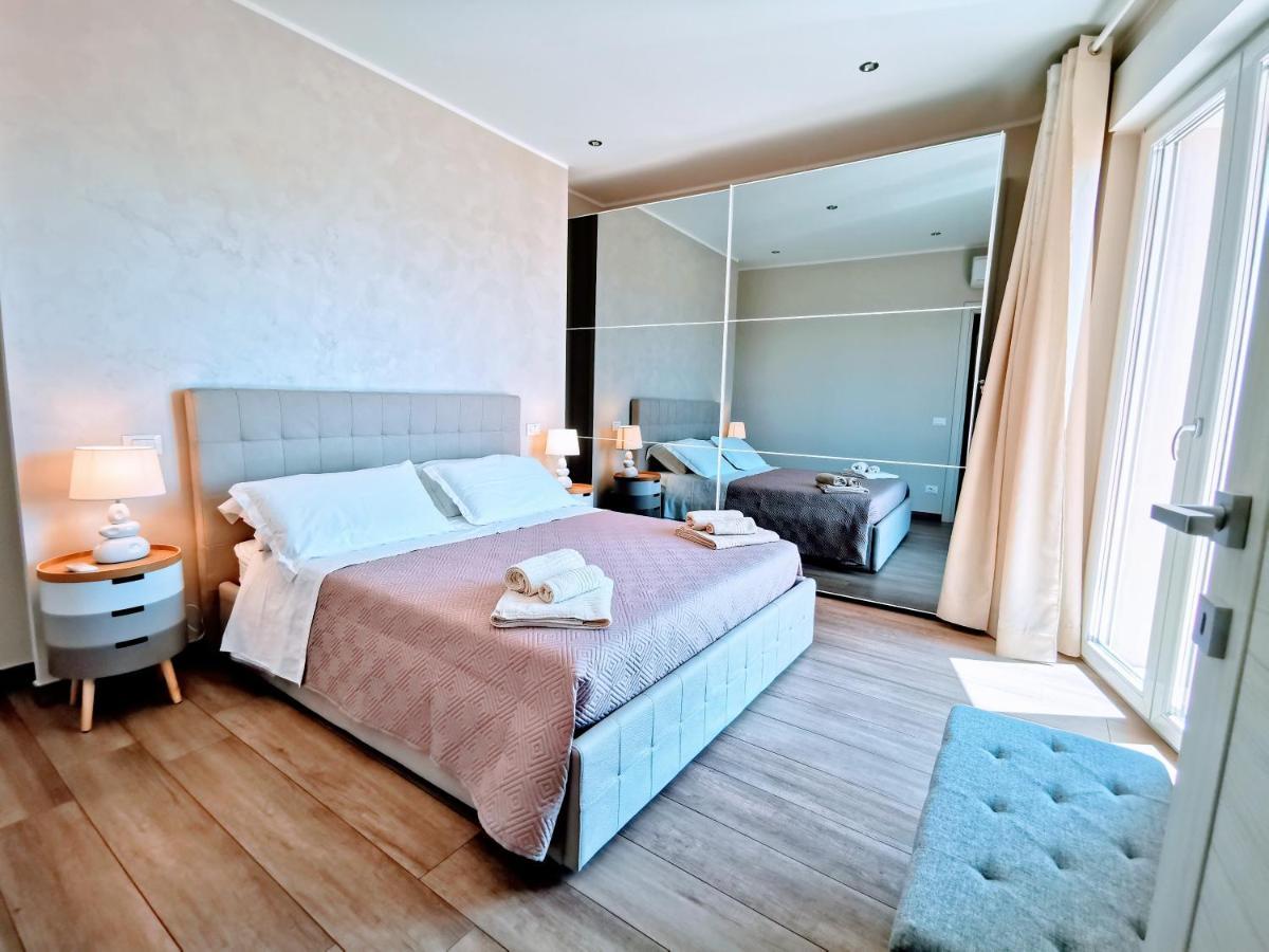 شقة Attico Belvedere Centralissimo Vista Mare تيرمولي المظهر الخارجي الصورة