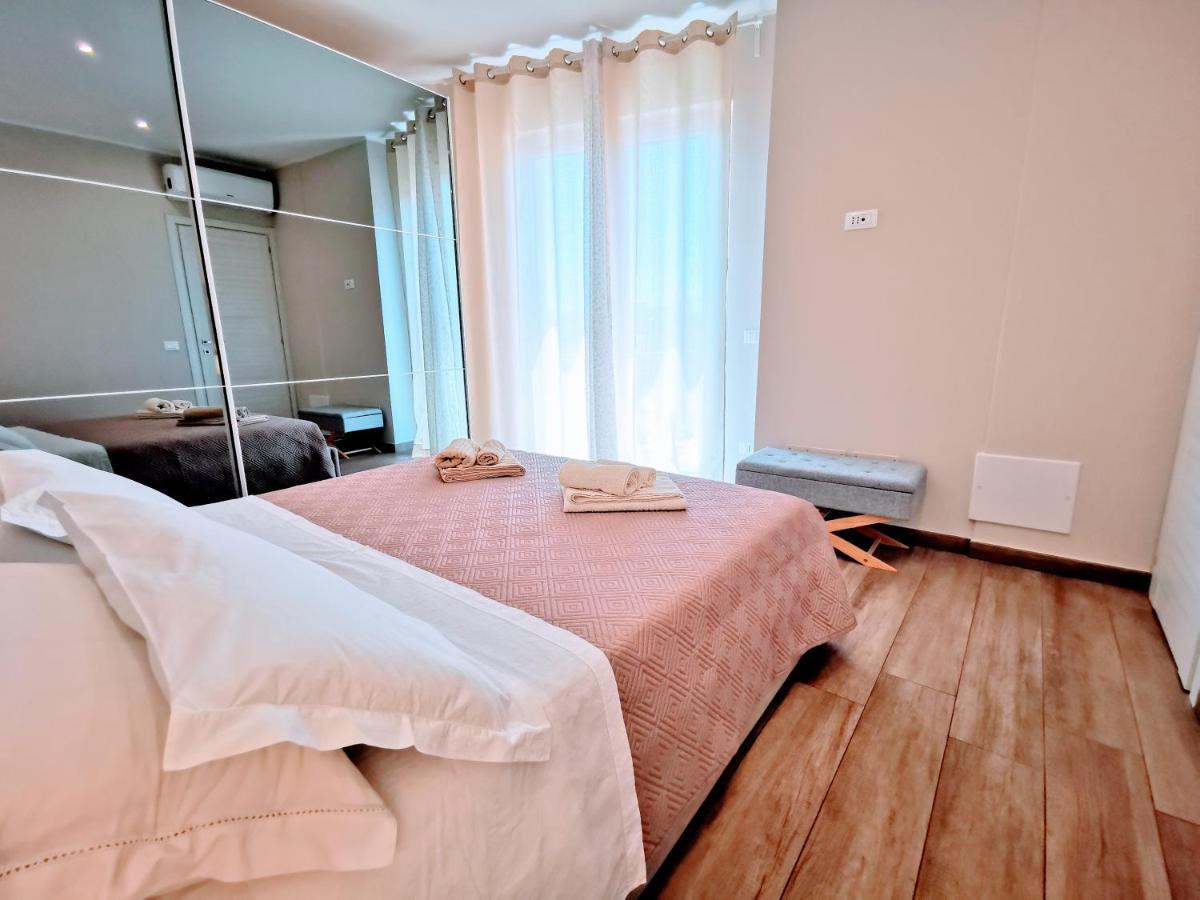 شقة Attico Belvedere Centralissimo Vista Mare تيرمولي المظهر الخارجي الصورة